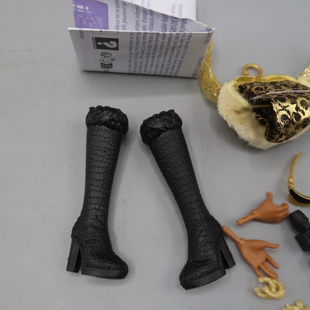 Monster High Skulltimate Secrets Garden Mysteries Clawdeen Wolf Accessories